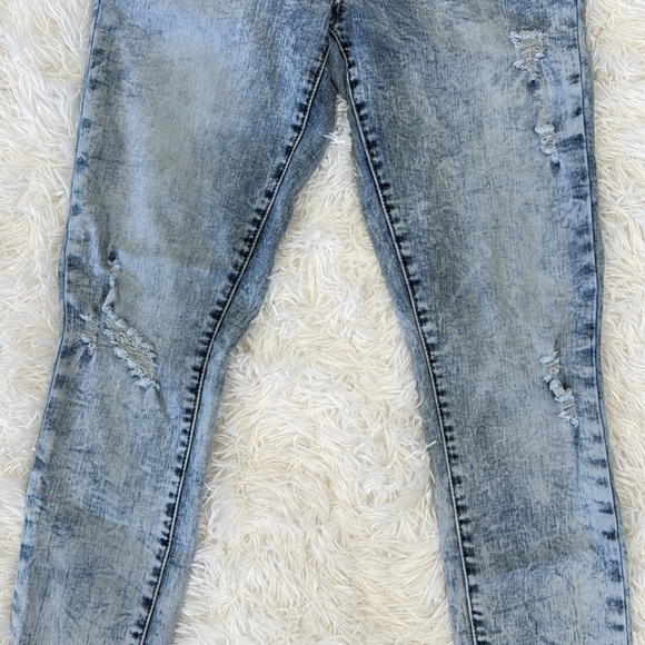 Light wash jeans - Picture 5 of 5